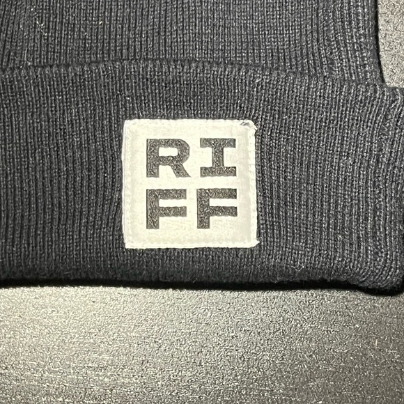 RIFF Black Cuffed Beanie – Minimalist Style - Picture 2 of 3